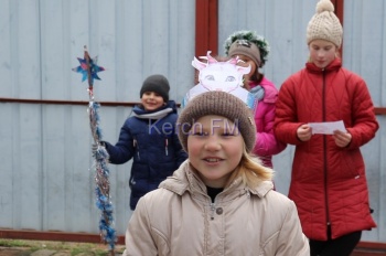 По Керчи колядуют дети - готовьте сладости