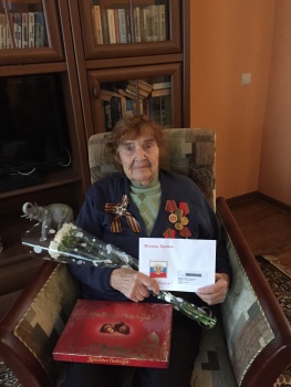 Керчанка Татьяна Фадеева отметила 95-летний юбилей