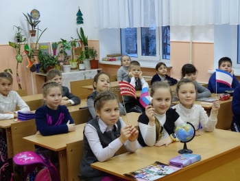 Новости » Культура: В керченской школе № 15 прошел единый урок «День Республики Крым»