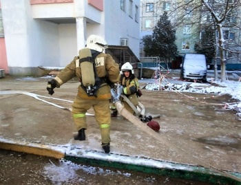 Новости » Криминал и ЧП: Спасатели провели учения в больнице Керчи