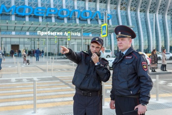 Мужчина украл из самолета Симферополь-Москва спасательный жилет