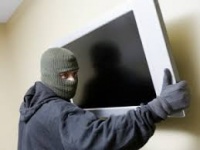 Новости » Криминал и ЧП: Полиция Керчи нашла подозреваемого в краже техники и инструментов из дома