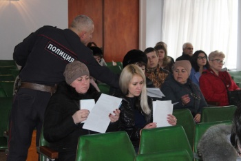 В Ленинском районе прошел  «круглый стол» на тему «Как не стать жертвами мошенников»