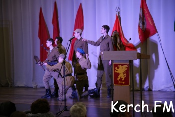 Новости » Общество: В Керчи прошел концерт, посвященный погибшим в Афганистане