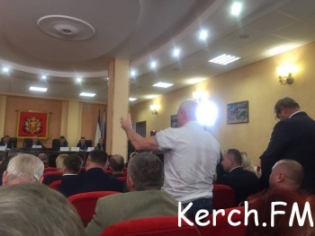 Новости » Общество: Власти Крыма выделили 100 млн руб на коммунальную технику для Керчи и Феодосии