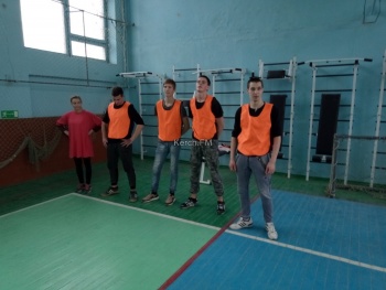 Керченские студенты выяснили, кто лучше играет в волейбол