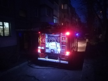 Вчера на пожаре в Керчи спасли двух женщин и двух детей