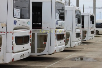 Новости » Общество: В Керчи на маршрутах работает 20 автобусов