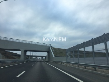 На автоподходах к Крымскому мосту дополнительно установили шумозащитные экраны
