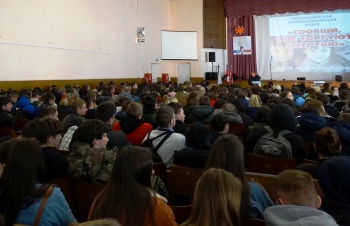 Студентам Керченского политеха рассказали о пагубном влиянии наркотиков