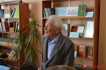 Керченские школьники встретились с писателем Василием Маковецким