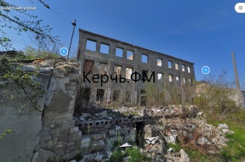 Администрация Керчи ищет собственника заброшенного здания