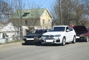 На Чкалова в Керчи произошла тройная авария