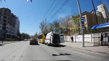 Ты репортер: В Керчи приостанавливали движение троллейбусов из-за плохого самочувствия пассажира