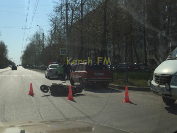 На Генерала Петрова в Керчи сбили мопедиста