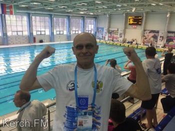 Керчанин привез медали с чемпионата России по плаванию