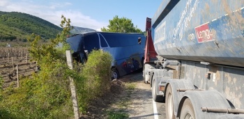 Автобус с 37 пассажирами чуть не влетел в виноградники  в Крыму