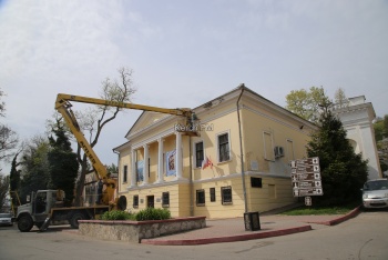 В Керчи ремонтировали фасад Картинной галереи