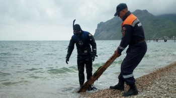Почти сто крымских пляжей проверили водолазы МЧС