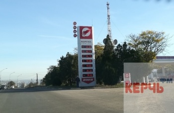 Новости » Общество: ФАС назвала сроки снижения цен на бензин в Крыму до уровня общероссийских