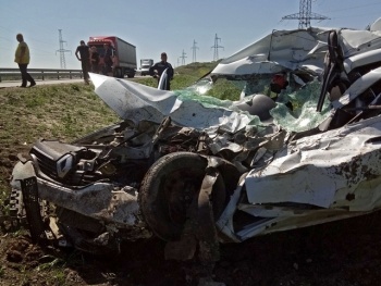 Во вчерашней аварии под Керчью погиб один человек