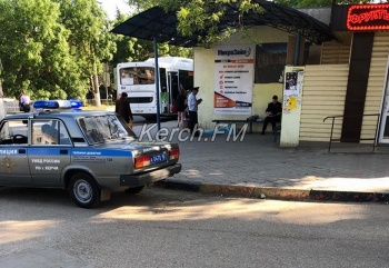 На остановке в Керчи умер пожилой человек