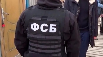 ФСБ пресекла в Крыму и Москве работу подпольных оружейных цехов