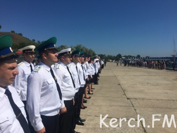 В Керчи отметили День пограничника