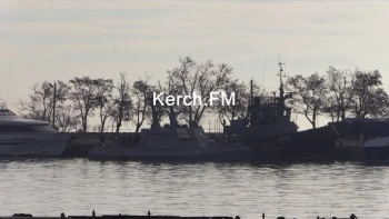 Новости » Общество: Суд оставил под стражей еще 8 задержанных в Керченском проливе украинских моряков