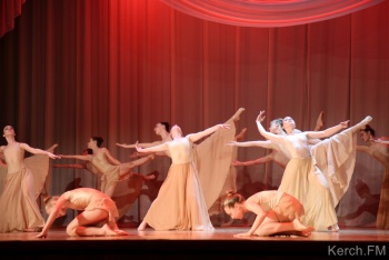 Шоу-балет «Алиса» дал отчетный концерт в Керчи