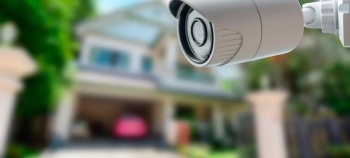 Новости » Общество: Подъезды и дворы керчанам снова рекомендуют оборудовать камерами