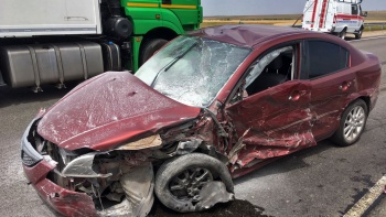 Водитель и трое детей пострадали в аварии с участием двух грузовиков на «Тавриде»