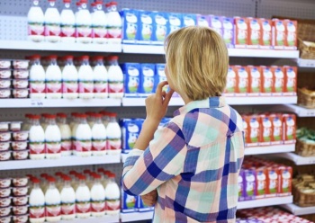 Новости » Общество: В РФ изменились правила продажи молочки