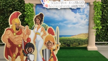 Новости » Общество: Античная фотозона появилась в аэропорту «Симферополь»