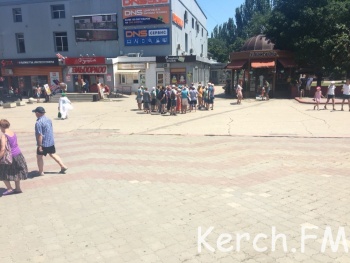 В Керчь каждый день приезжают десятки автобусов с туристами