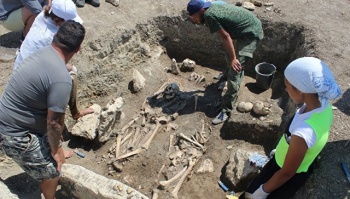 На Керченском полуострове обнаружили нетронутый античный склеп воинов