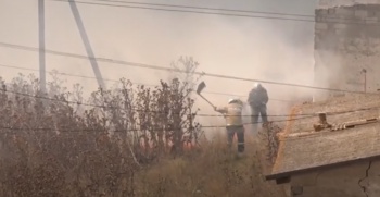 Новости » Общество: В Ленинском районе горело сельскохозяйственное поле