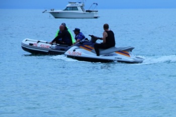Из воды в Керчи спасатели извлекли погибшего мужчину