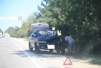 На выезде из Керчи произошла авария