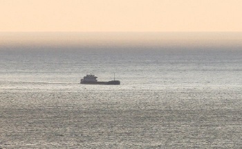 Моряки отравились спиртом на танкере в Черном море, один погиб