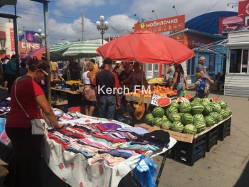 На центральном рынке стихийщиками никто не занимается, - керчанка