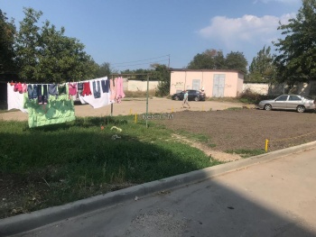 Война соседей: керчане пожаловались на «захватчиков» места под парковку