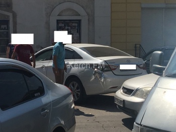 В припаркованный «Hyundai» на Пролетарской въехала машина