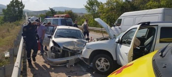 В Крыму при столкновении трех автомобилей пострадала женщина