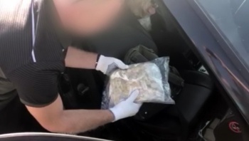 Новости » Криминал и ЧП: Полицейские задержали курьеров с 3 кг  наркотиков в Крыму