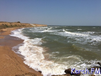 Роспотребнадзор закрыл для купания восемь пляжей в Крыму