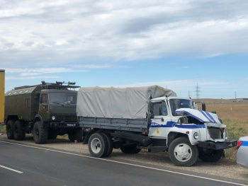 Под Керчью произошла авария с участием полицейского грузовика