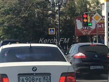 На Горького установили дополнительную стрелку на светофоре