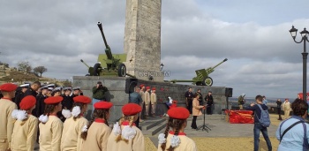 В Керчи отметили  75-летие Обелиска Славы