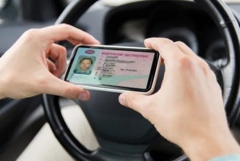 Новости » Общество: Введение электронных водительских прав потребует технического переоснащения ГИБДД